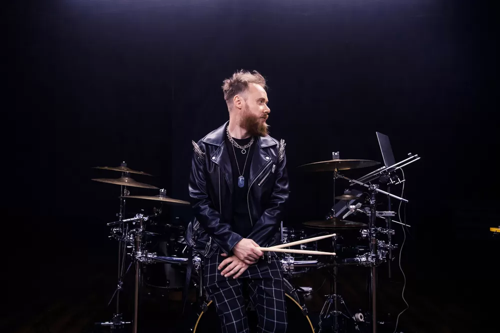 Bateristlik Yapan Ogrenci 1