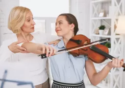 çocuklar için keman kursu eğitmenleri