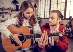 Gencler Icin Muzik Kursu Egitmenleri