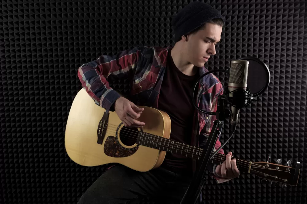 Gitaristlik Yapan Ogrenci 7