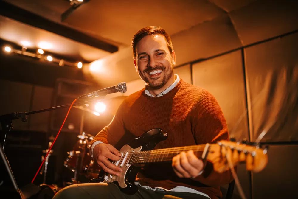 Gitaristlik Yapan Ogrenci 9