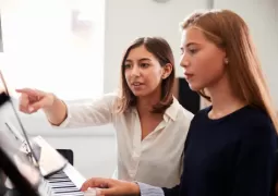 Ozel Piyano Kursu Egitmenleri