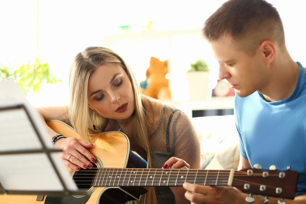 Ozel Pop Gitar Egitimi