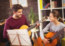 Ozel Pop Gitar Kursu Egitmenleri