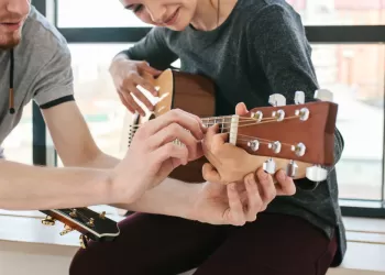 Gitar Çalmayı Öğrenmek Zor Mu?