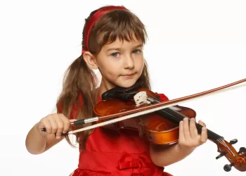 Okul Öncesi Çocuklarda Keman Eğitimi Nasıl Olmalı?