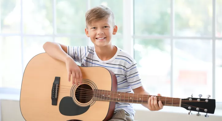 Çocuklar Ne Kadar Sürede Gitar Öğrenir?
