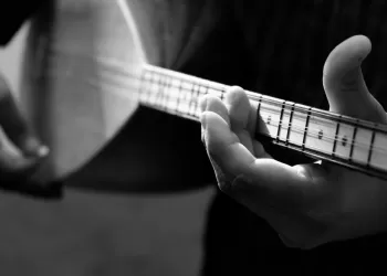 Bağlama Öğrenmeye Kaç Yaşında Başlanmalı?