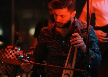 Kemençe Nasıl Çalınır? – Kemençe Çalma Teknikleri