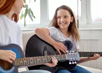 11 Yaş Gitar Eğitimi Nasıl Olmalı?