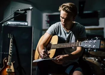 Gitar Kursu Okmeydanı