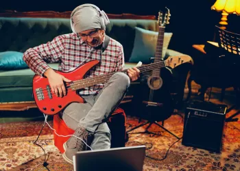 Elektro Gitar Çalmak Kolay mı? Elektro Gitar Öğrenmek Ne Kadar Sürer?