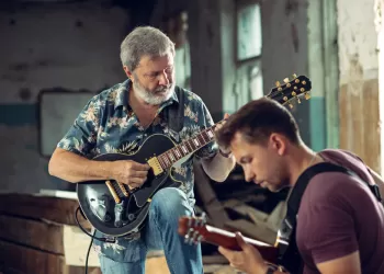 Elektro Gitar Dersleri - Sıfırdan Elektro Gitar Öğrenmek Mümkün mü?