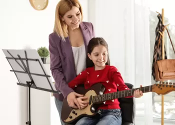 Elektro Gitar Kursu İle Hayallerinizdeki Eğitimi Alın!