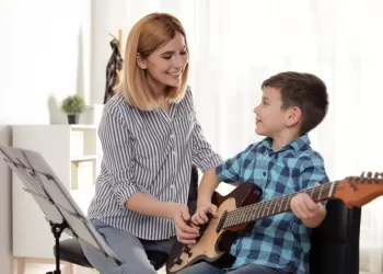 Elektro Gitar Kursu Şenlikköy