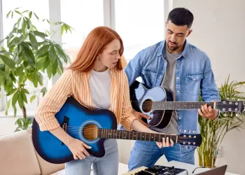 Klasik Gitar Çalmadan Elektro Gitar Çalınır mı?