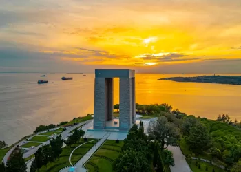 Çanakkale İçinde Keman Notaları