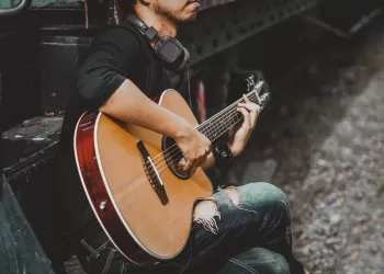 Gitar Boyu Ne Kadar Olmalı?