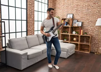 İki Akorla Çalınan Şarkılar