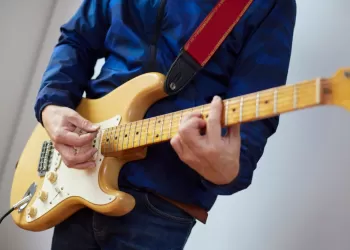 Elektro Gitar Kursu Erenköy