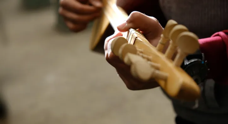 Yeni Başlayanlar için Bağlama Çalma İpuçları