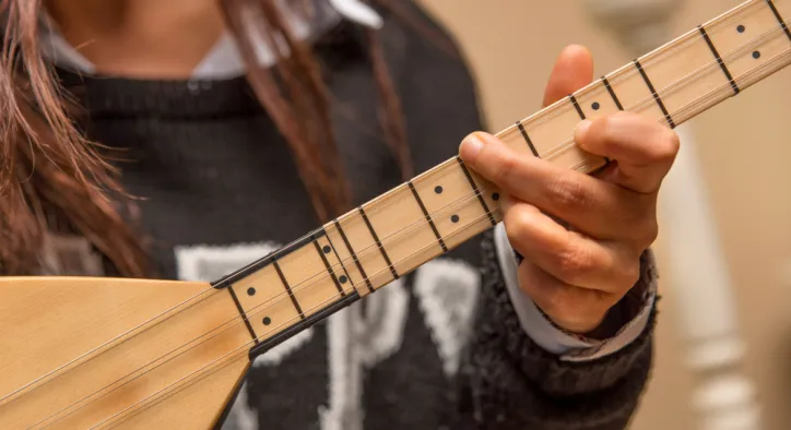 Bağlama Kursuna Başlarken Nelere İhtiyaç Var?