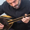 Bağlama Çalarken Doğru Tutuş Nasıl Olmalı?