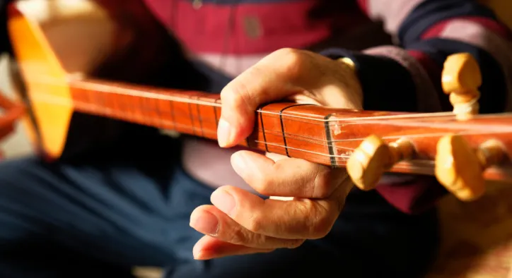 Grup Bağlama Kursu - Uygun Fiyatlı Saz Dersi