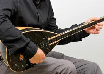 Online mı Yüz Yüze mi? Bağlama Kursu Seçimi