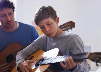 Bakırköy’de Gitar Kursu Arayan Ailelere Özel Eğitim