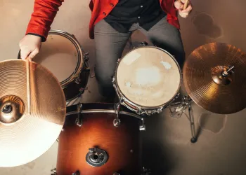 Çocuklar İçin Bateri Kursu ile Yetişkin Kursları Arasındaki Farklar