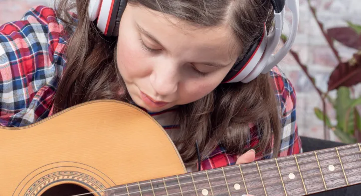 Çocuklar Gitar Öğrenirken Neden Zorlanır?