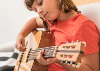 Çocuklar İçin Gitar Kursu Erken Kayıt Fırsatı