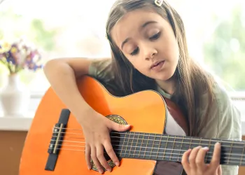 Çocuklar İçin Hangi Gitar Türü Daha Uygun?