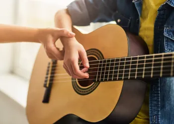 MEB Sertifikalı Çocuk Gitar Kurslarına Nasıl Kayıt Olunur?