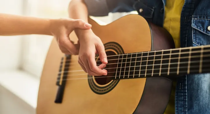MEB Sertifikalı Çocuk Gitar Kurslarına Nasıl Kayıt Olunur?