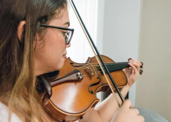 MEB Onaylı Keman Kursları Hangi Avantajları Sunuyor?