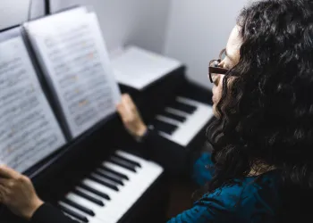 MEB Onaylı Piyano Kursuna Katılmak İçin Yaş Sınırı Var Mı?