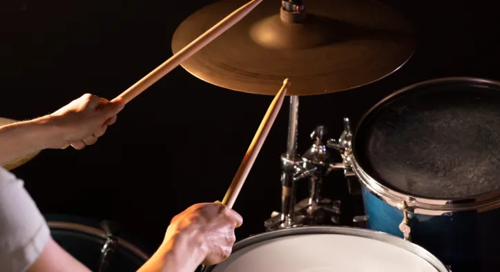 İstanbul'daki Stüdyomuzda Ücretsiz Bateri Deneme Dersi için Yerinizi Ayırtın