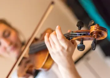Ücretsiz Deneme Dersi ile Keman Kursumuzu Tanıyın